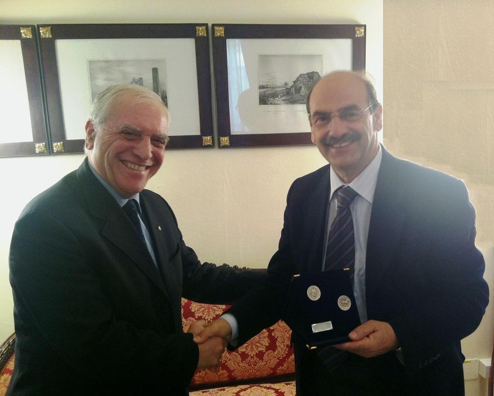 Bono saluta il questore Peroclla