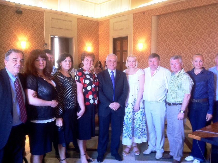 BONO E GLI AMMINISTRATORI RUSSI